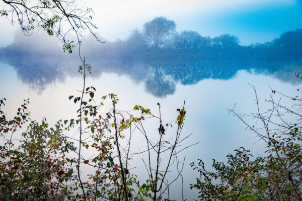 Photographies de paysages. Point du jour sur la rivière Le Doubs